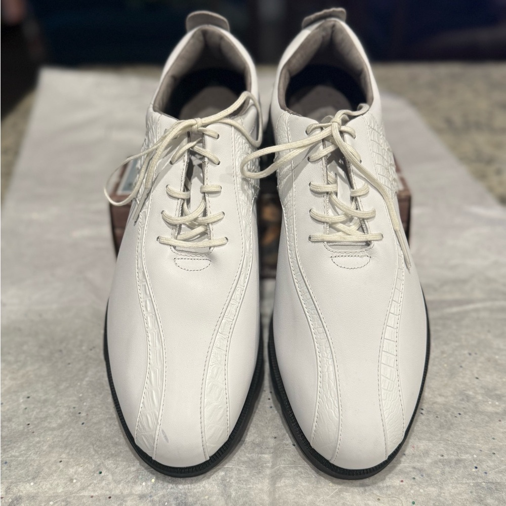 Adidas, men’s leather golf shoes. NWOB